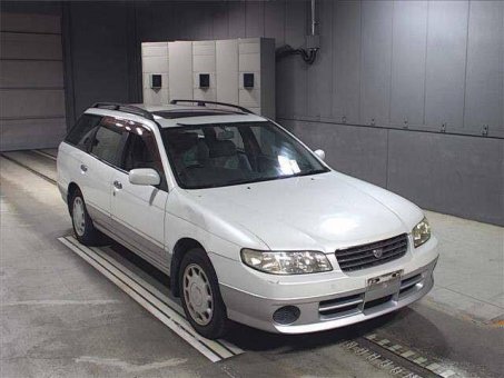 Nissan Avenir