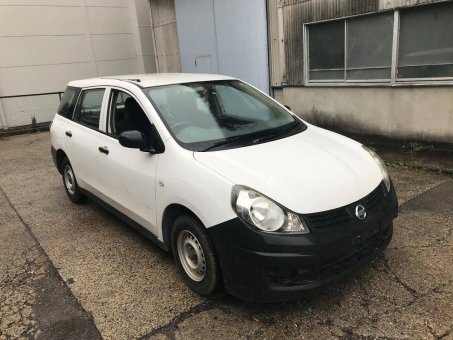 Nissan AD