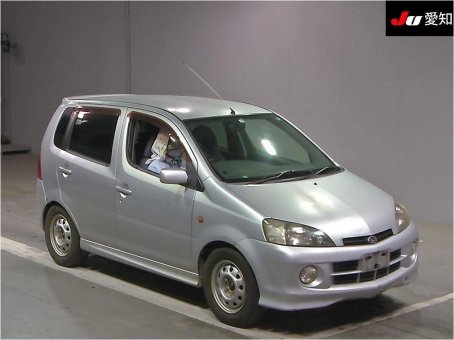 Daihatsu YRV