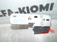 Петля замка капота
